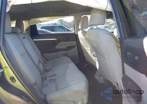 2015 Toyota Highlander Le V6 z USA, uszkodzony, nr VIN 5TDZKRFH2FS067787